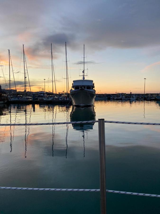 Aqua Resort Giulianova - Houseboat Experience Exterior photo