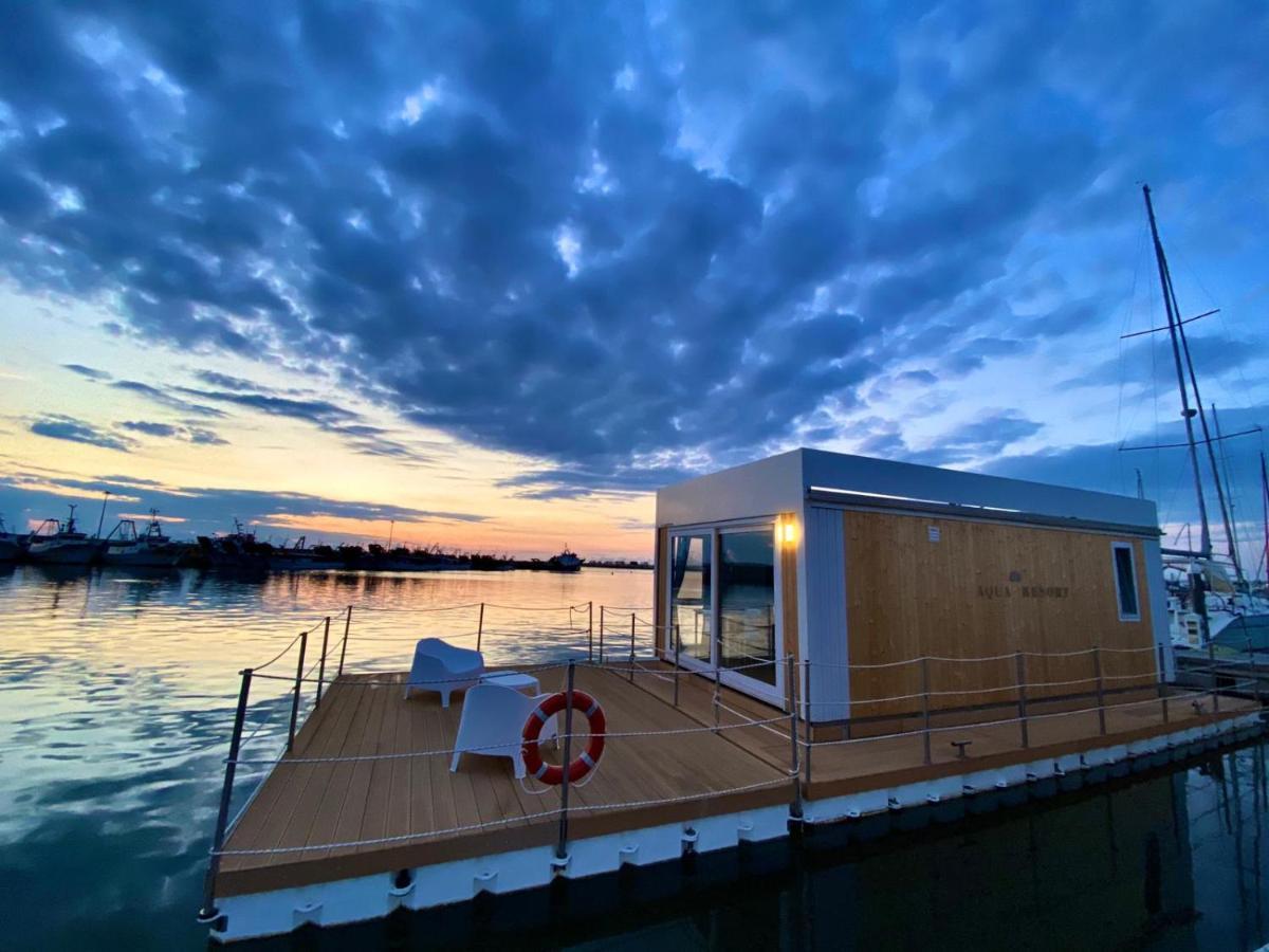 Aqua Resort Giulianova - Houseboat Experience Exterior photo
