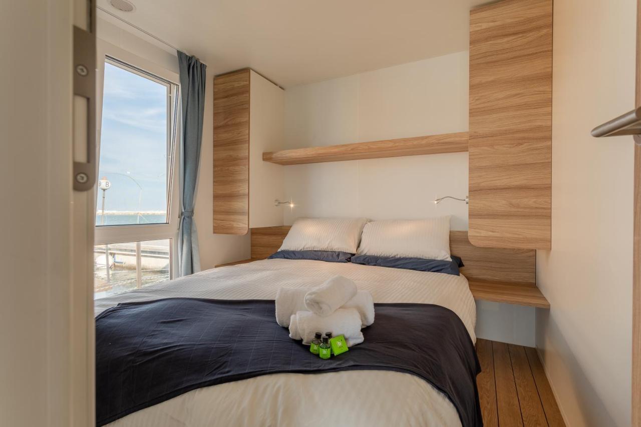 Aqua Resort Giulianova - Houseboat Experience Exterior photo