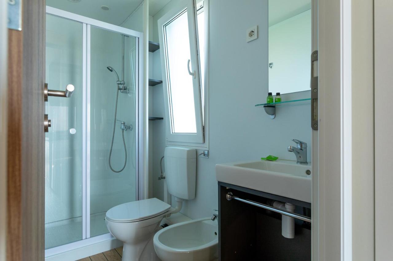 Aqua Resort Giulianova - Houseboat Experience Exterior photo