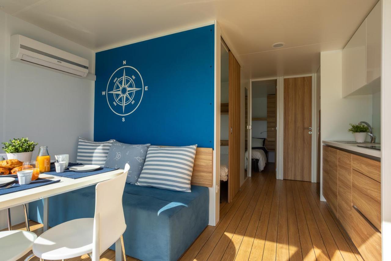 Aqua Resort Giulianova - Houseboat Experience Exterior photo